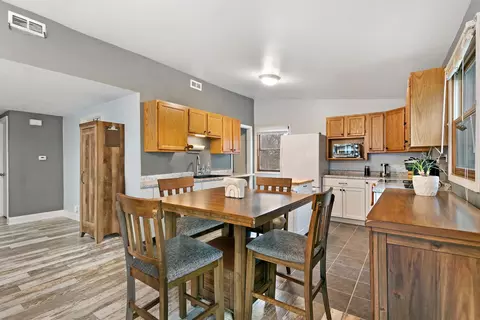 905 Osage Dr, Mchenry, IL 60051 photo 6