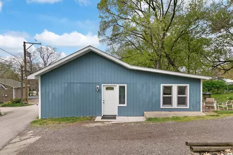905 Osage Dr, Mchenry, IL 60051 photo 2