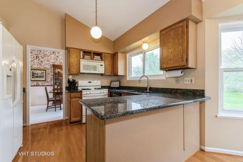 710 Crab Tree Ln, Bartlett, IL 60103 photo 4