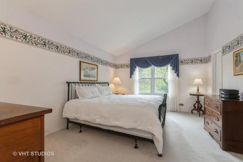 710 Crab Tree Ln, Bartlett, IL 60103 photo 9