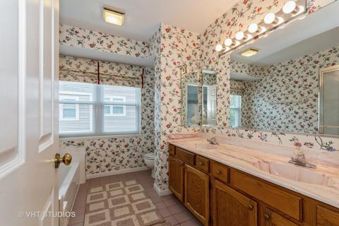 710 Crab Tree Ln, Bartlett, IL 60103 photo 10