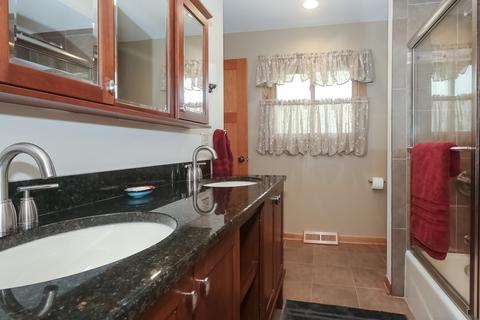 423 Main St, Bartlett, IL 60103 photo 22