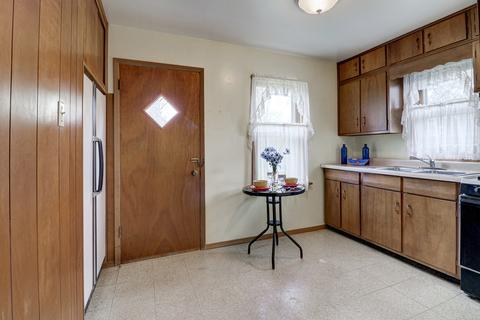90 W Strong St, Wheeling, IL 60090 photo 9