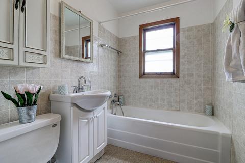 90 W Strong St, Wheeling, IL 60090 photo 12