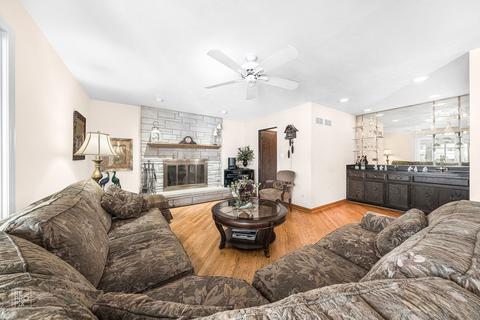 515 E Park Manor Ct, Elmhurst, IL 60126 photo 4