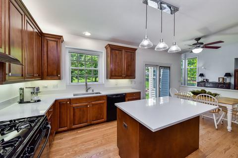 26 W438 Pinehurst Dr, Winfield, IL 60190 photo 10