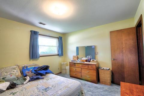 602 E Porter Ave, Watseka, IL 60970 photo 21