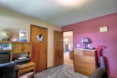 602 E Porter Ave, Watseka, IL 60970 photo 15