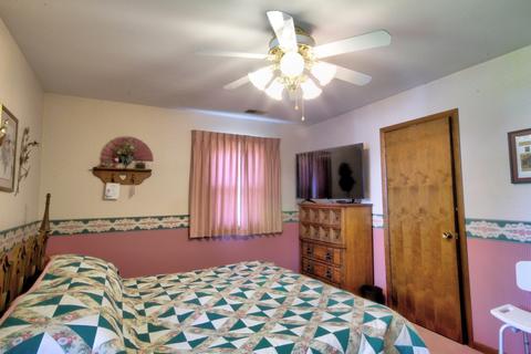 602 E Porter Ave, Watseka, IL 60970 photo 18