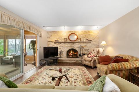 2232 Stonegate Ln, Wheaton, IL 60189 photo 14