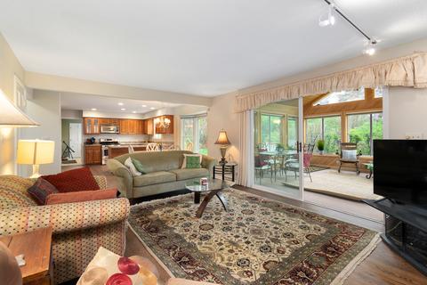 2232 Stonegate Ln, Wheaton, IL 60189 photo 13