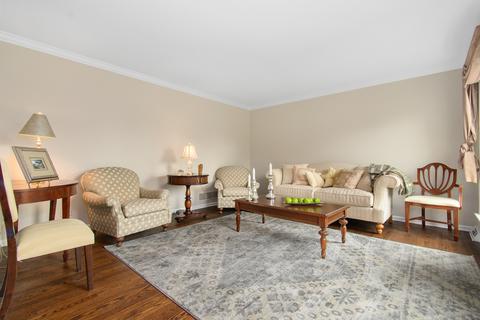 2232 Stonegate Ln, Wheaton, IL 60189 photo 6