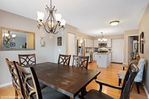 1291 Horseshoe Ln, Bartlett, IL 60103 photo 6