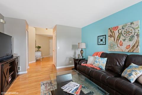 1291 Horseshoe Ln, Bartlett, IL 60103 photo 4