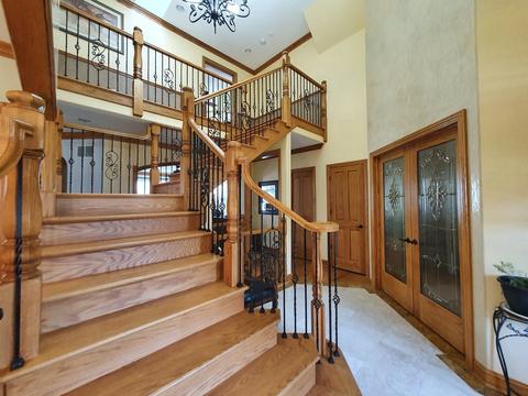 8258 Lorel Ave, Burbank, IL 60459 photo 4