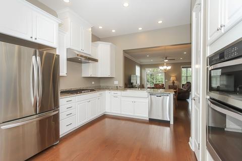 3892 Valhalla Dr, Elgin, IL 60124 photo 10