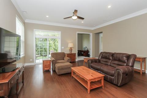 3892 Valhalla Dr, Elgin, IL 60124 photo 3