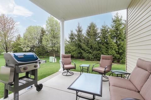 3892 Valhalla Dr, Elgin, IL 60124 photo 2