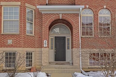 701 Prestwick Ln, Wheeling, IL 60090 photo 2
