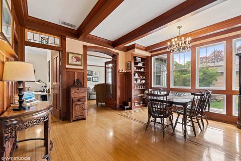 323 S Commonwealth Ave, Elgin, IL 60123 photo 4