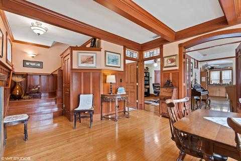 323 S Commonwealth Ave, Elgin, IL 60123 photo 3