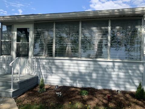 609 S Sumner Ave, Aurora, IL 60505 photo 2
