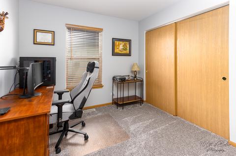409 Andrea Ct, Harvard, IL 60033 photo 10