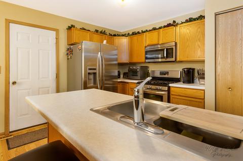 409 Andrea Ct, Harvard, IL 60033 photo 3