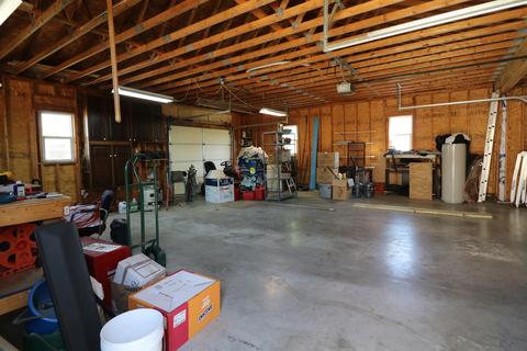 700 Chicago St, Dewitt, IL 61735 photo 3