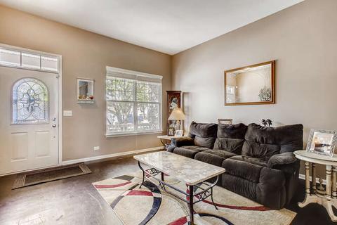 351 Victoria Ln, Elgin, IL 60124 photo 5