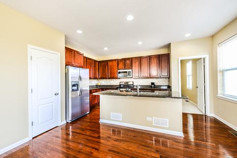 3166 Humboldt St, Elgin, IL 60124 photo 3
