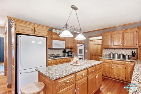 3645 N Chamlin Dr, Morris, IL 60450 photo 6