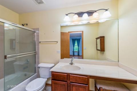686 Arbor Cir, Lakemoor, IL 60051 photo 5