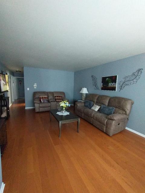44 Devonshire Cir, Elgin, IL 60123 photo 6
