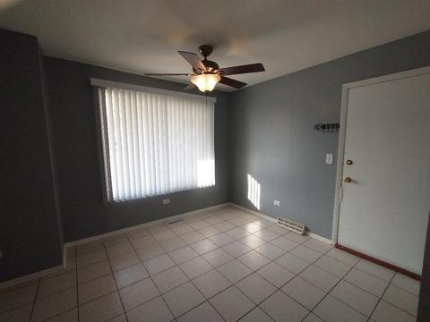 44 Devonshire Cir, Elgin, IL 60123 photo 8