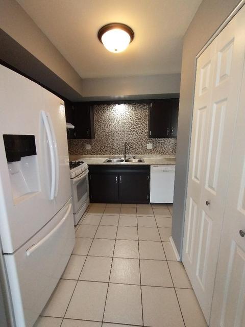 44 Devonshire Cir, Elgin, IL 60123 photo 9
