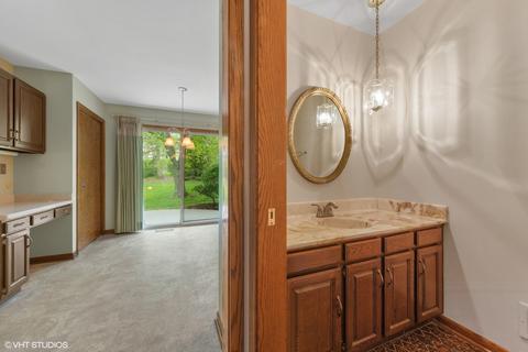8124 S Park Ave, Burr Ridge, IL 60527 photo 5