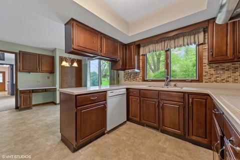 8124 S Park Ave, Burr Ridge, IL 60527 photo 6