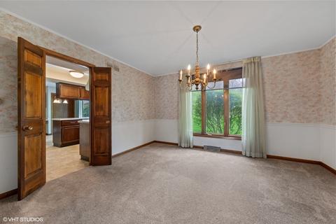 8124 S Park Ave, Burr Ridge, IL 60527 photo 4