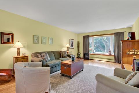 241 80th St, Willowbrook, IL 60527 photo 4