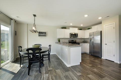 1121 Grayhawk Cir, Algonquin, IL 60102 photo 5