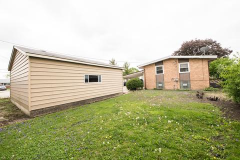 7806 W 80th Pl, Bridgeview, IL 60455 photo 3