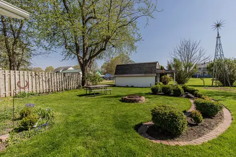 306 Central St, Dover, IL 61323 photo 37