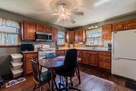 306 Central St, Dover, IL 61323 photo 14