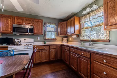 306 Central St, Dover, IL 61323 photo 13