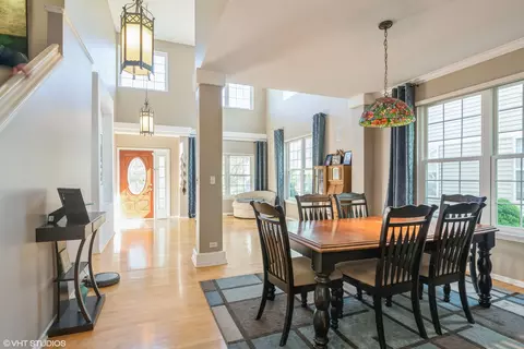 7255 Dada Dr, Gurnee, IL 60031 photo 3