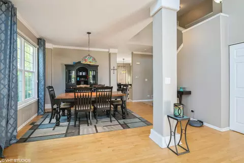 7255 Dada Dr, Gurnee, IL 60031 photo 2