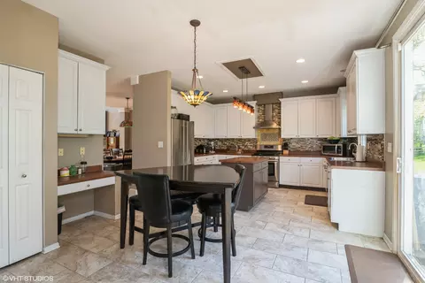 7255 Dada Dr, Gurnee, IL 60031 photo 7