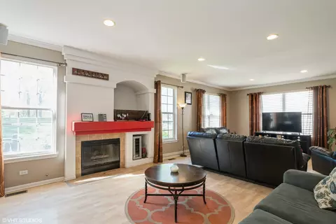7255 Dada Dr, Gurnee, IL 60031 photo 6