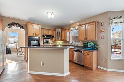 405 Plainview Dr, Bolingbrook, IL 60440 photo 9